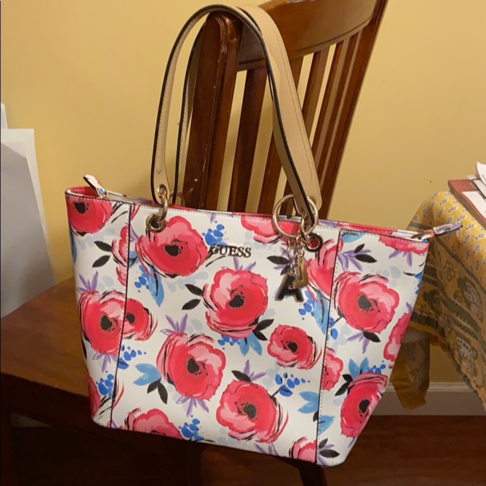 Guess floral shoulder bag